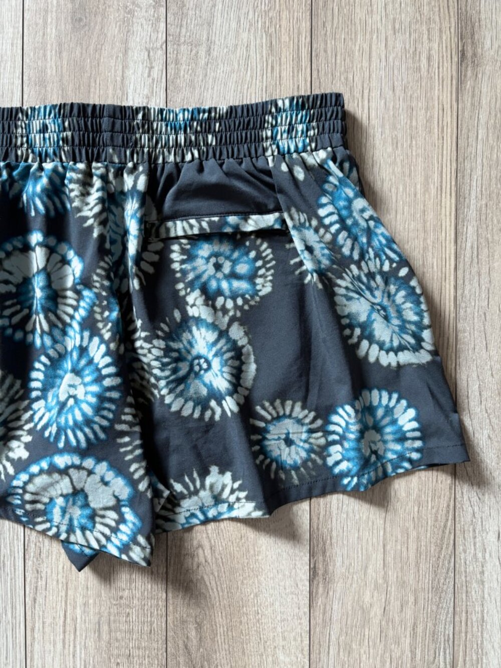 Toad&Co Sunkissed Pull On Shorts Big Sky Blue Tie Dye Womens Medium Gorpcore - Picture 10 of 13